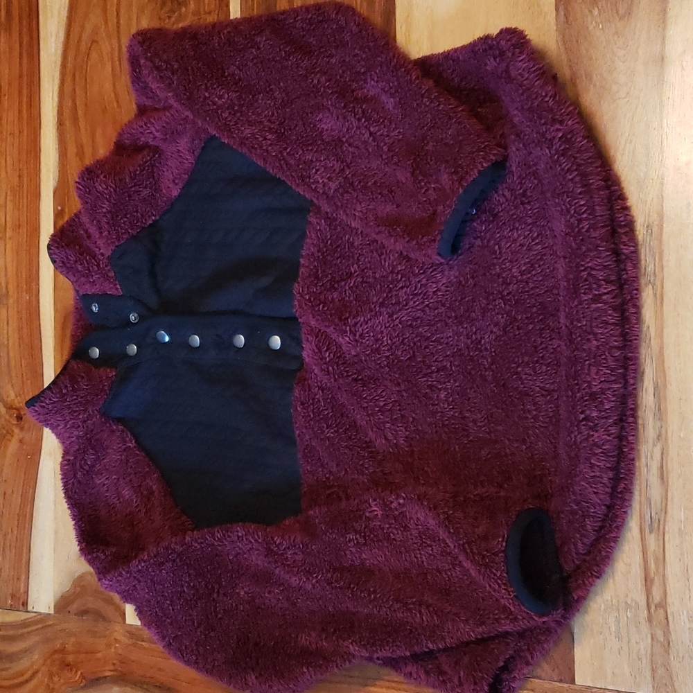 Maurices women's pullover sweater.  Good condition